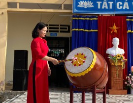 2-HT-danh-trong-khai-truong.jpg